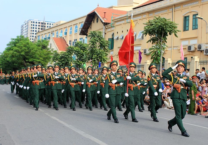 Ảnh bộ đội đẹp trai hành quân Ảnh bộ đội đẹp trai ngoài chiến trường 3