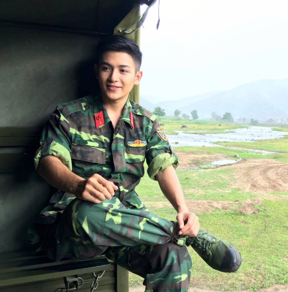 Ảnh bộ đội đẹp trai với nụ cười tỏa nắng Ảnh bộ đội đẹp trai mặc quân phục 5