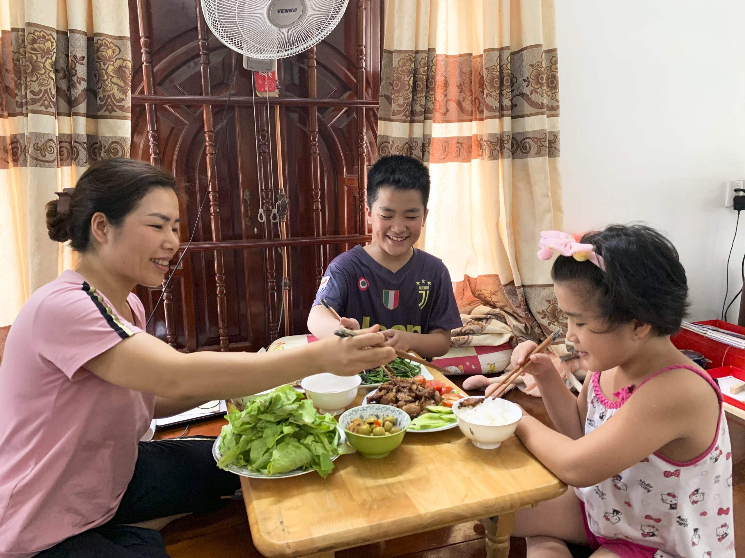 Ảnh bữa cơm gia đình ngày thường 8 Ảnh bữa cơm gia đình ngày thường 8