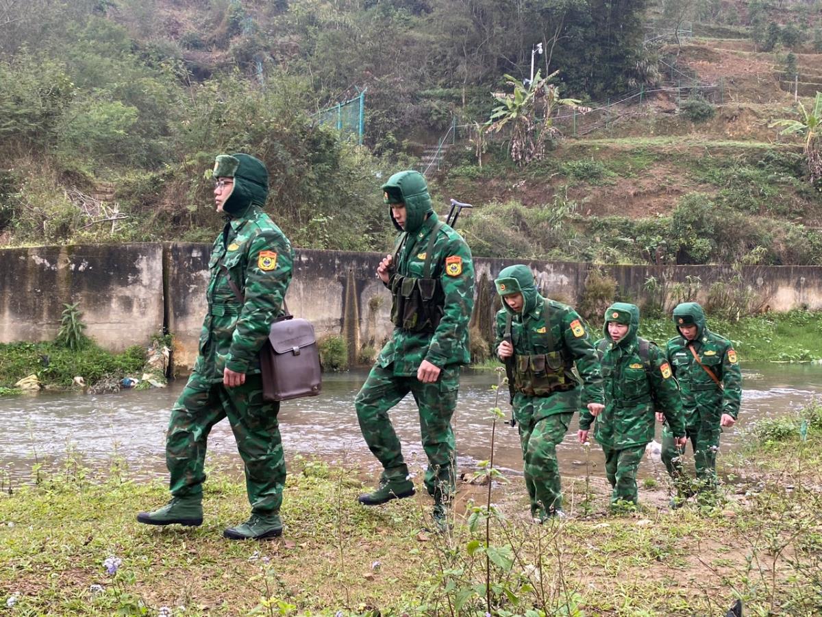 Ảnh cuộc sống của bộ đội Ảnh bộ đội đẹp trai ngoài chiến trường 9