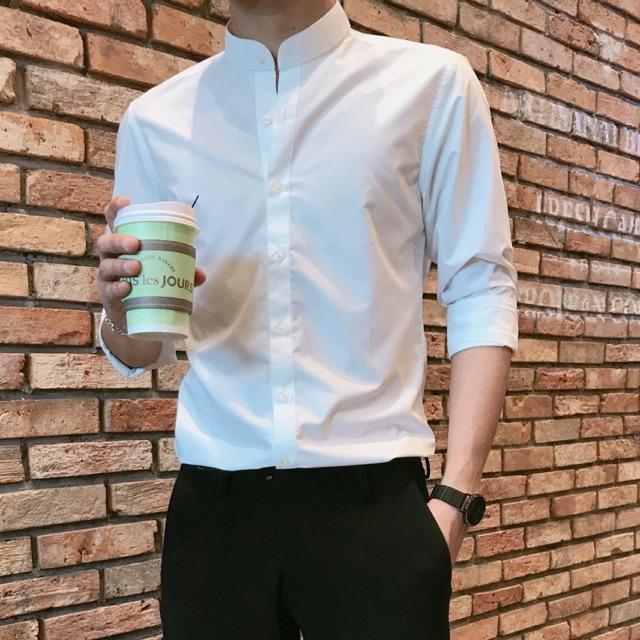 Ảnh trai mặc áo sơ mi trắng với ly cà phê Ảnh trai mặc áo sơ mi trắng che mặt 7