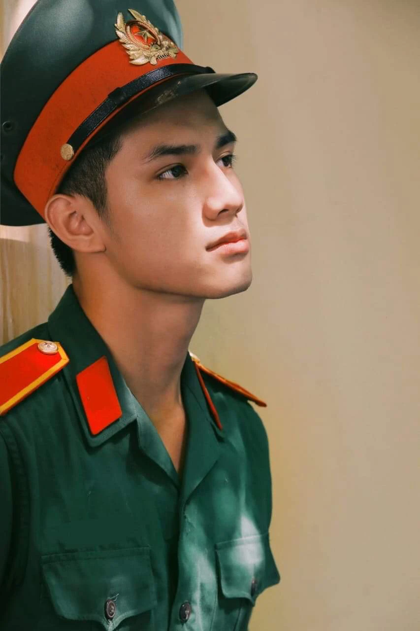 Góc nghiêng thần thánh của anh bộ đội Ảnh bộ đội đẹp trai mặc quân phục 8