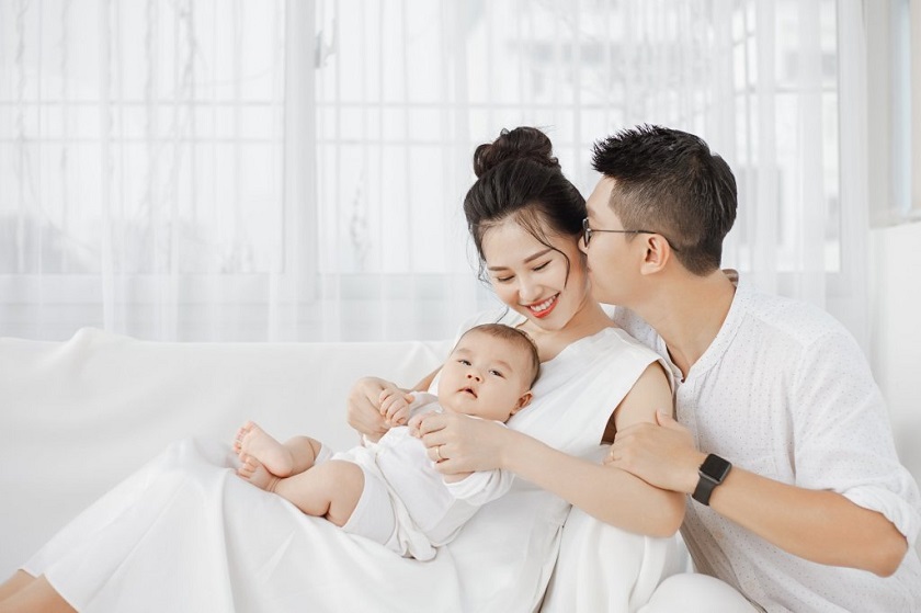 Hình ảnh gia đình 3 người hạnh phúc 2 Hình ảnh gia đình 3 người hạnh phúc 2