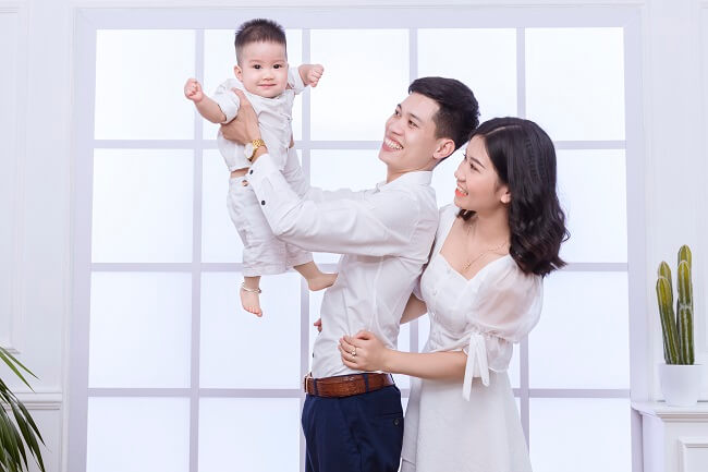 Hình ảnh gia đình 3 người hạnh phúc 3 Hình ảnh gia đình 3 người hạnh phúc 3