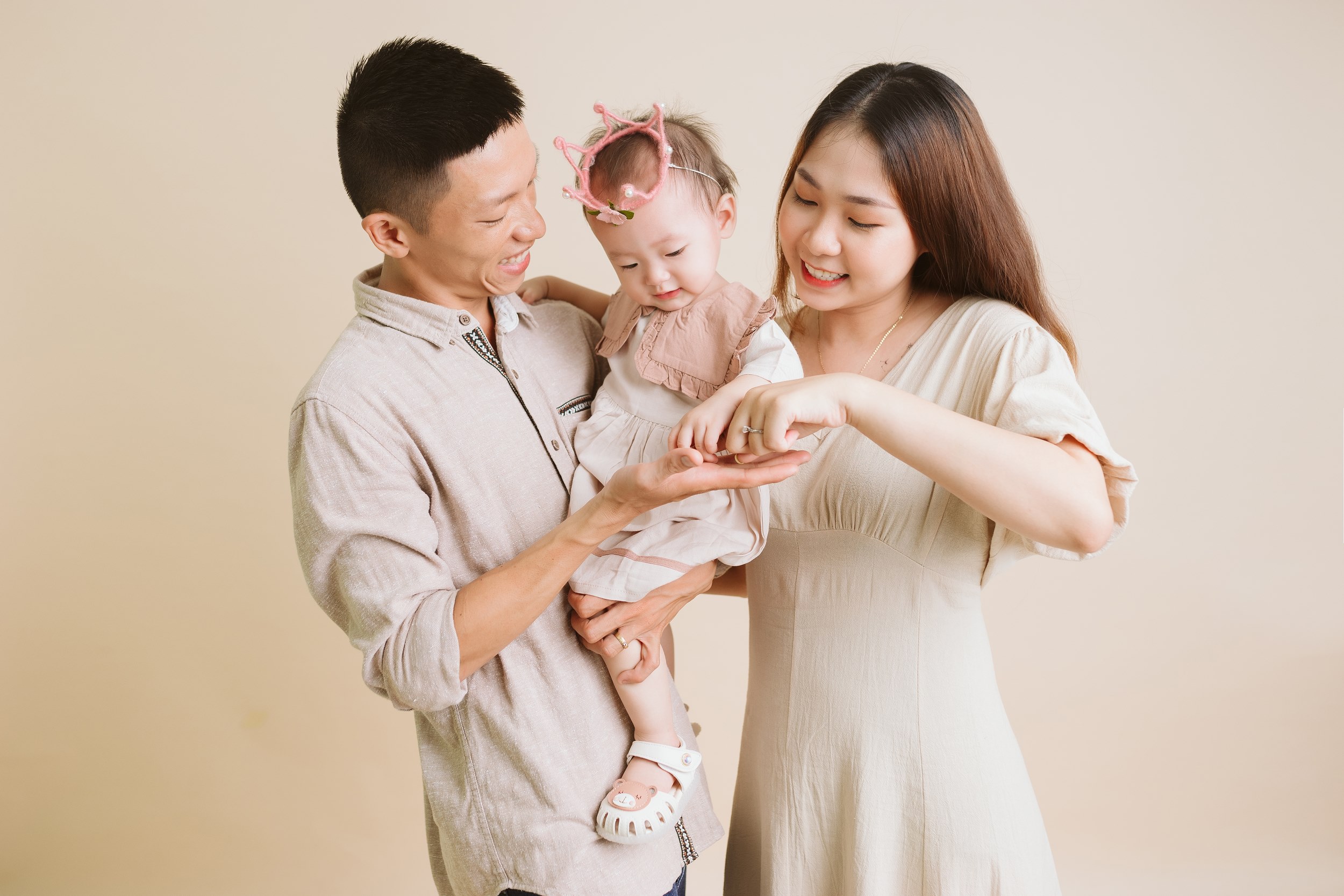 Hình ảnh gia đình 3 người hạnh phúc 5 Hình ảnh gia đình 3 người hạnh phúc 5