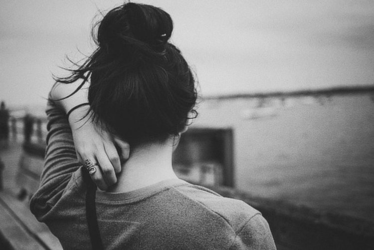 Hình cô gái buồn 21 Hình cô gái buồn 21