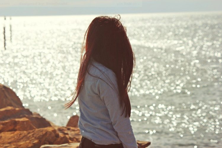 Hình cô gái buồn 4 Hình cô gái buồn 4