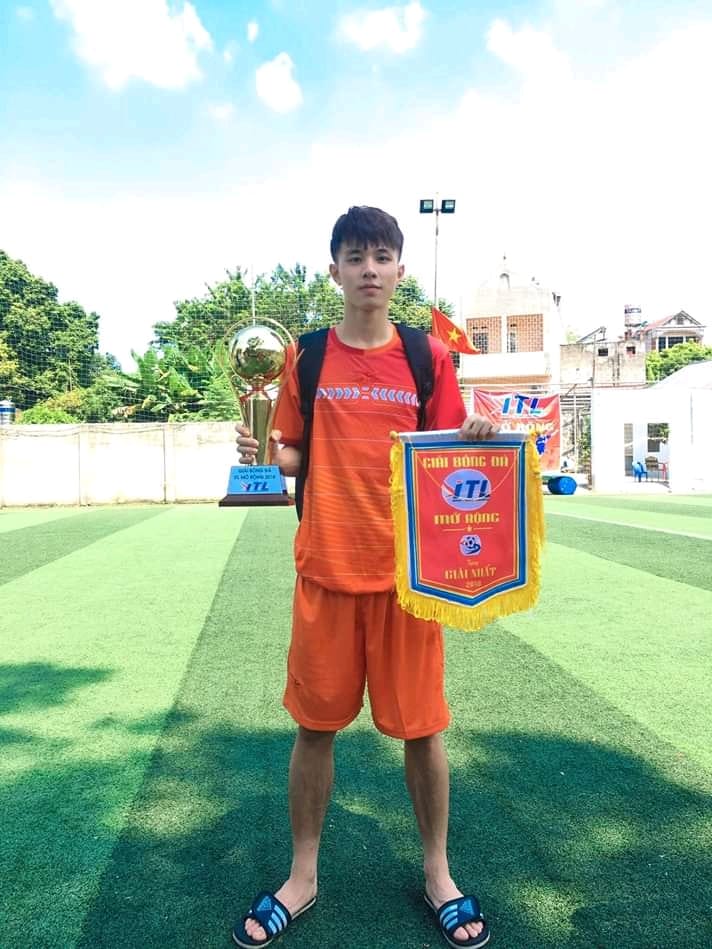 anh trai da bong 3 ảnh trai đá bóng 3