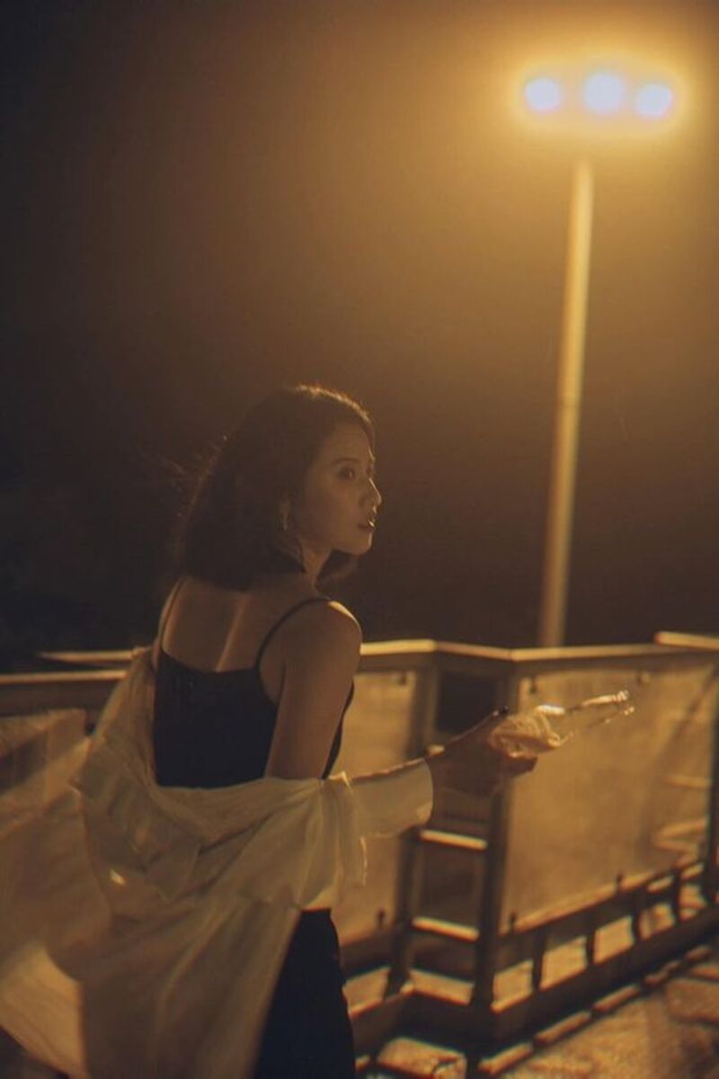 hinh anh con gai buon uong bia 29 hinh anh con gai buon uong bia 29