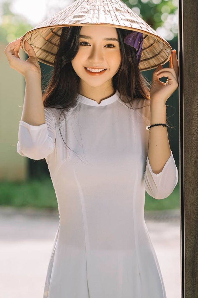 hinh co gai mac ao dai 1 Hình cô gái mặc áo dài 1