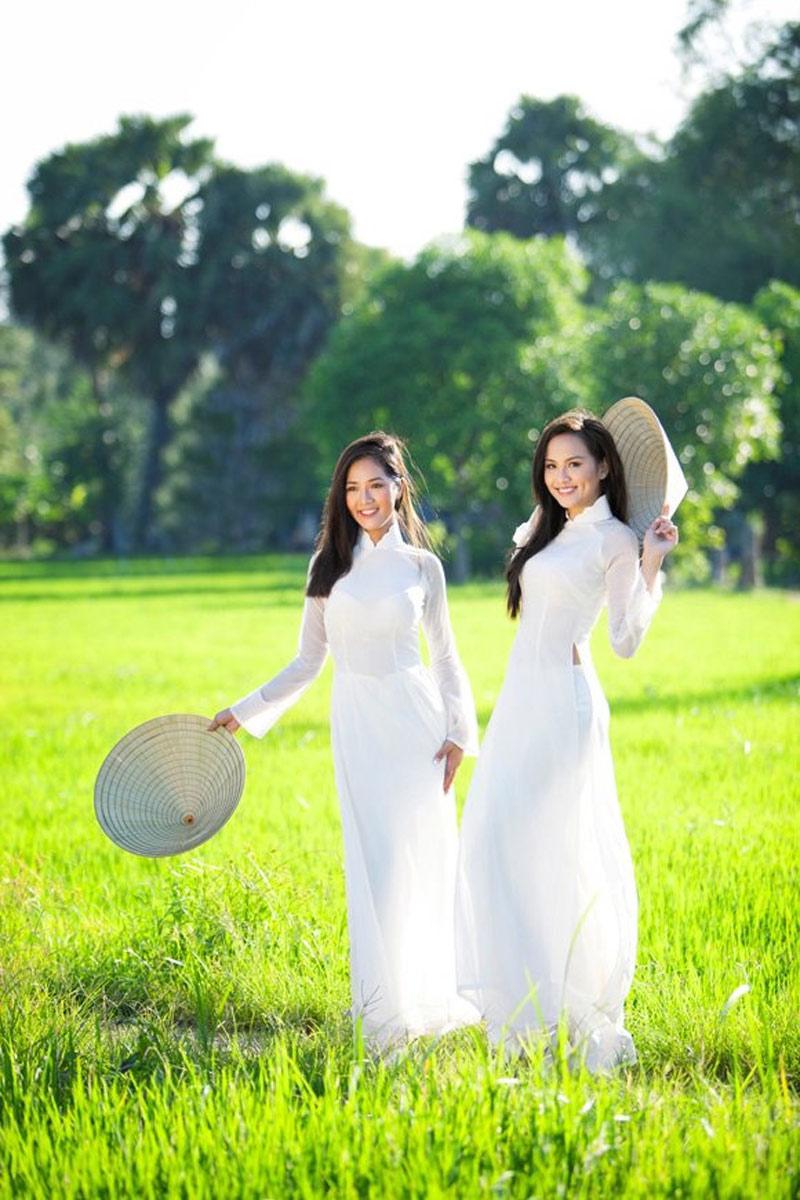 hinh co gai mac ao dai 19 Hình cô gái mặc áo dài 19