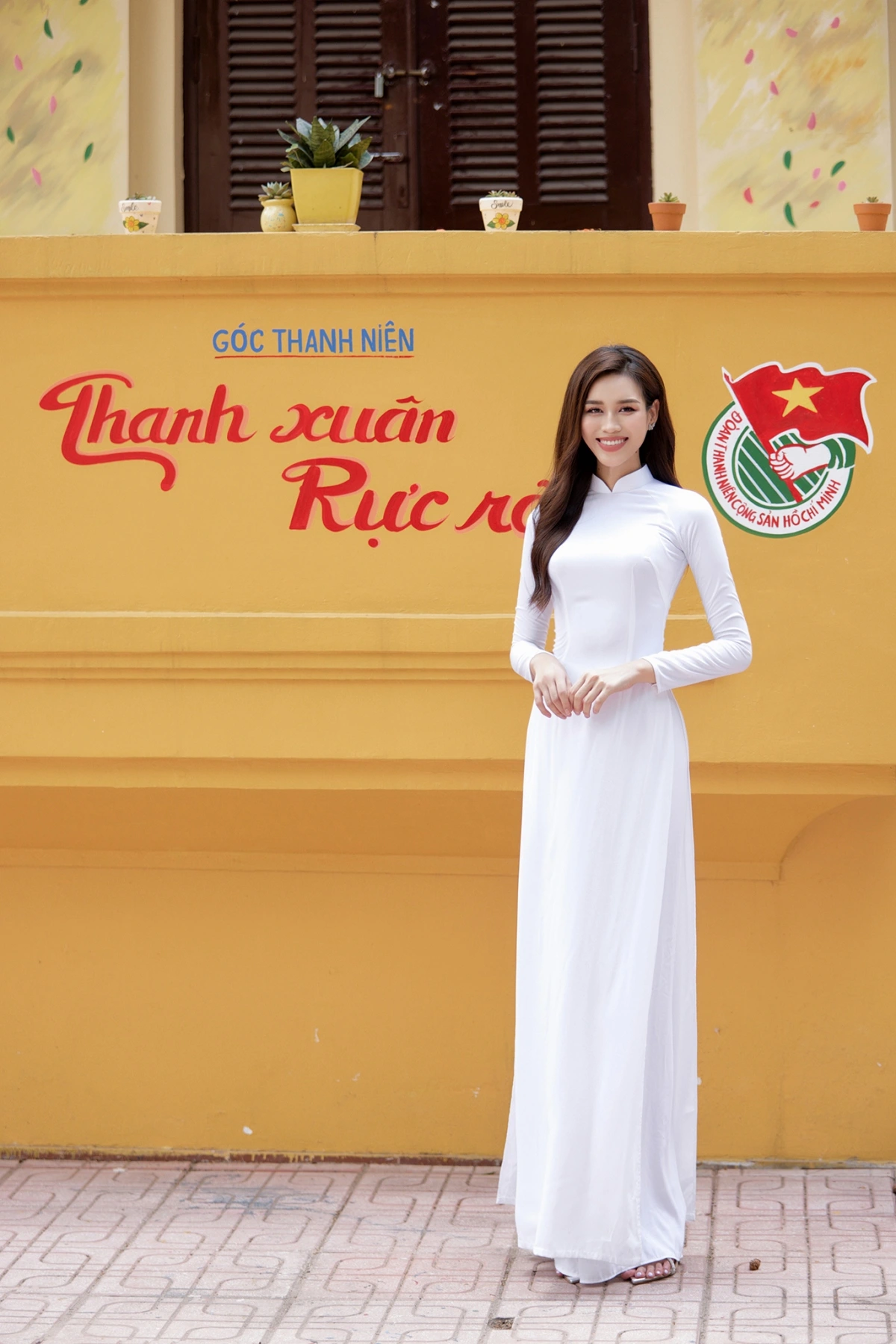 hinh co gai mac ao dai 21 Hình cô gái mặc áo dài 21