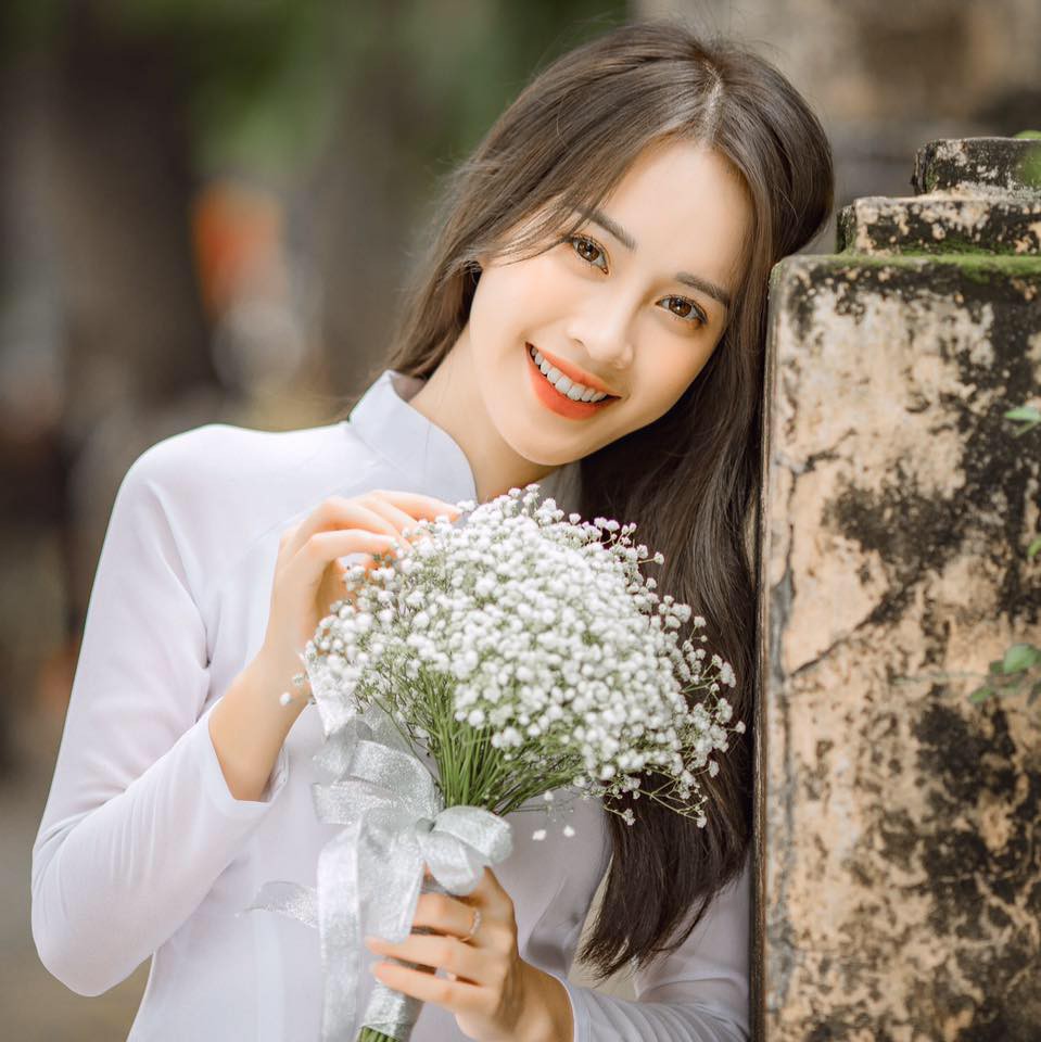 hinh co gai mac ao dai 26 Hình cô gái mặc áo dài 26