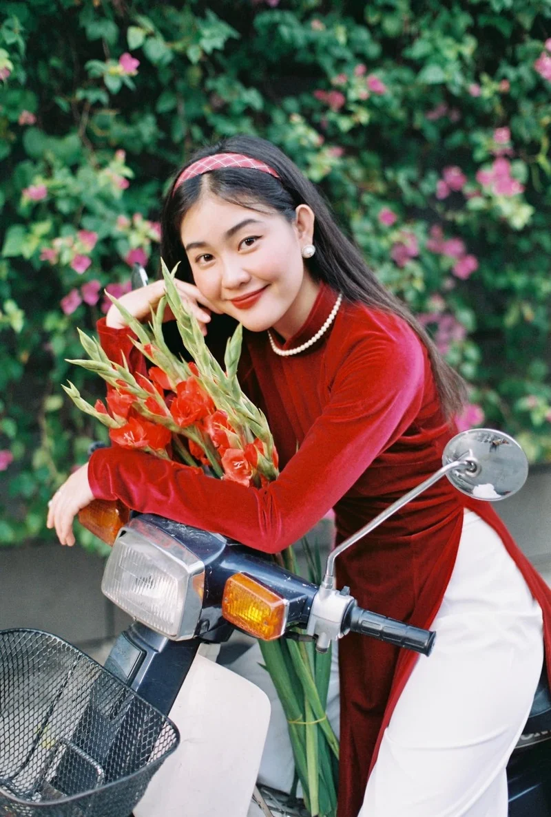 hinh co gai mac ao dai 30 Hình cô gái mặc áo dài 30