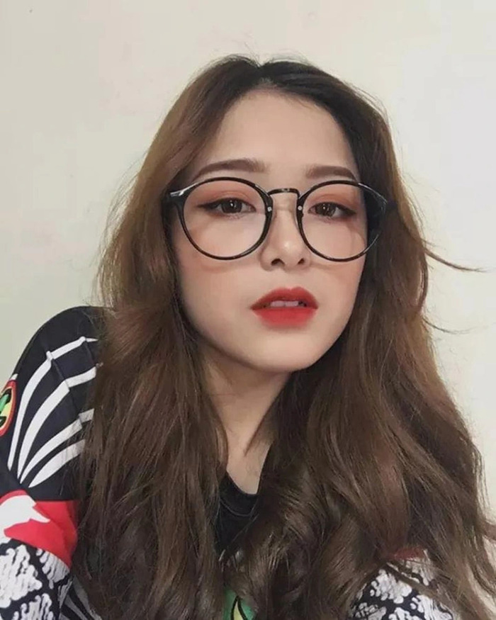 hinh gai xinh deo mat kinh 26 Hình gái xinh đeo mắt kính 26