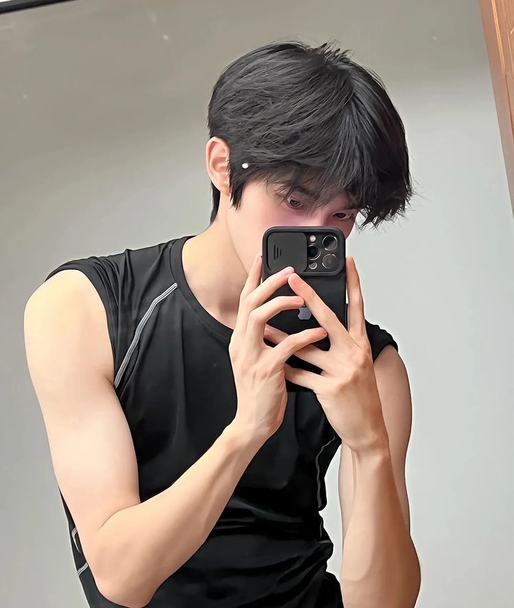 hinh trai dep che mat 34 Hình trai đẹp che mặt 34