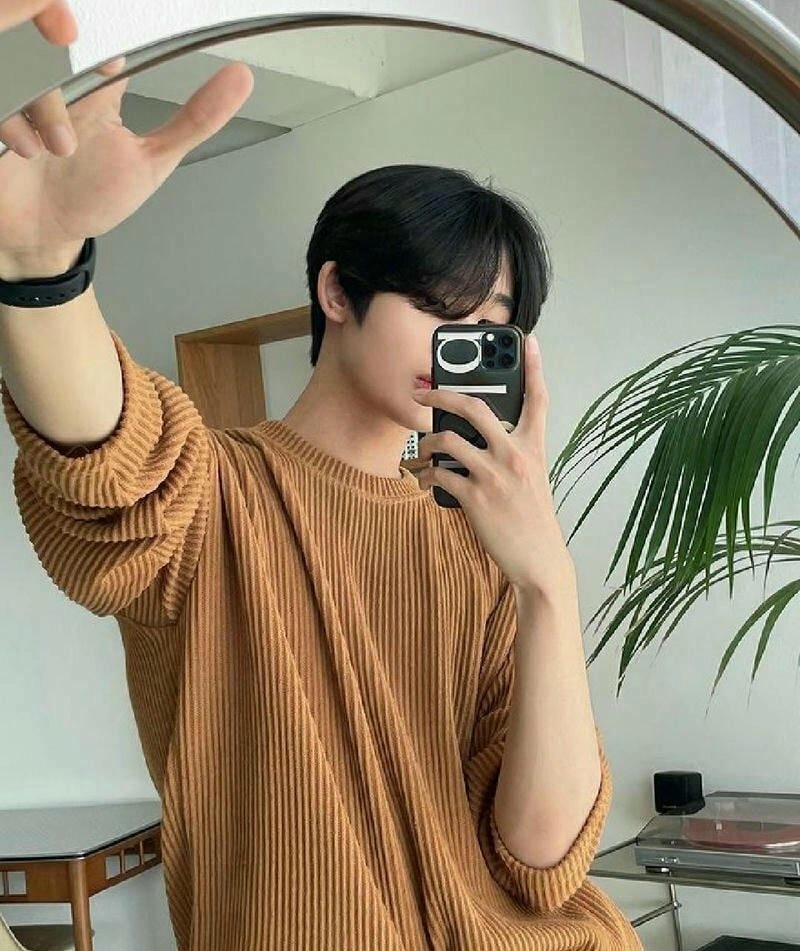 hinh trai dep che mat 37 Hình trai đẹp che mặt 37